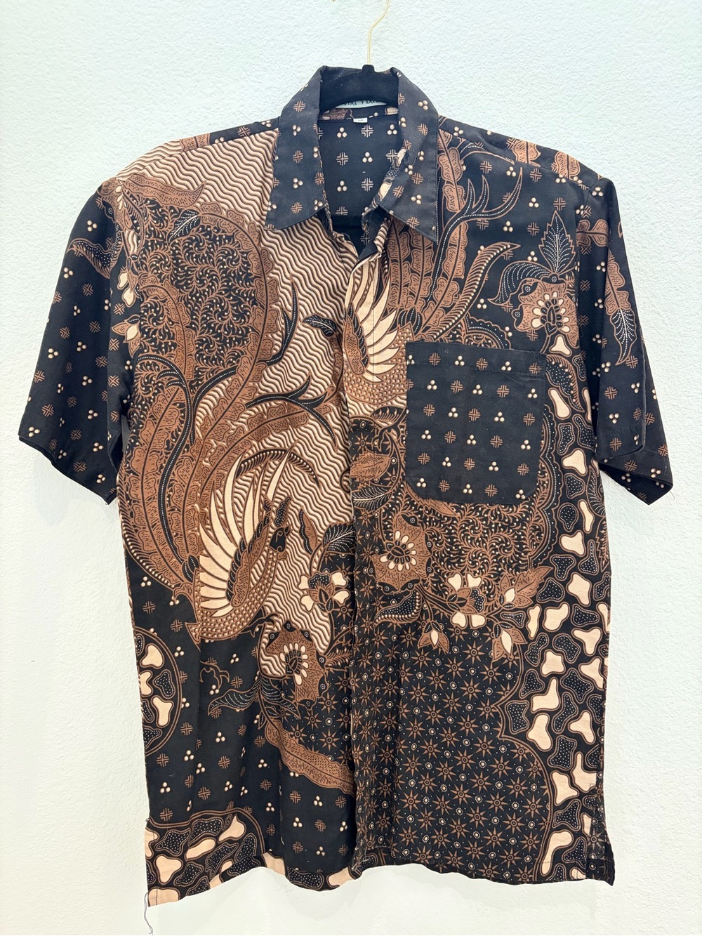 Nona’s Batik Mens Medium Short Sleeve Button Up Shirt Indonesian Patchwork Print